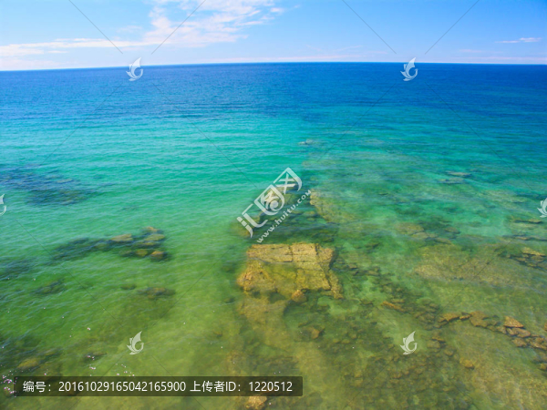 綠松石水背景