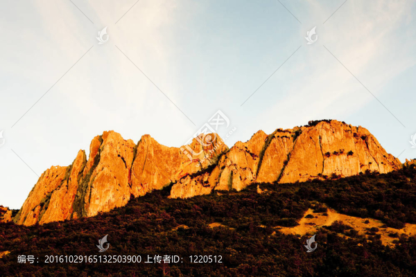 山口附近的cayron巖；普羅旺斯；法國(guó)