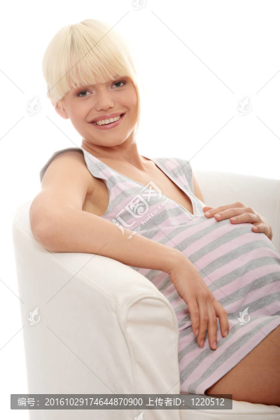 年輕的孕婦