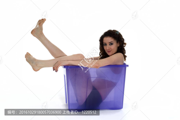 盒子里的女孩
