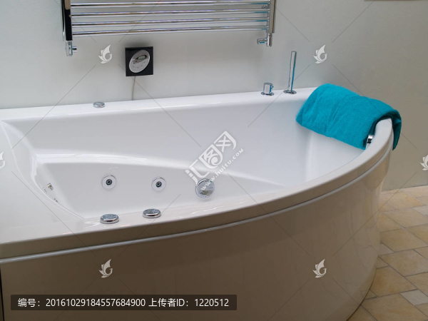浴缸在現(xiàn)代新潮batroom