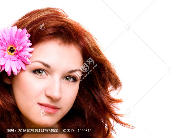 頭發(fā)上花的女孩