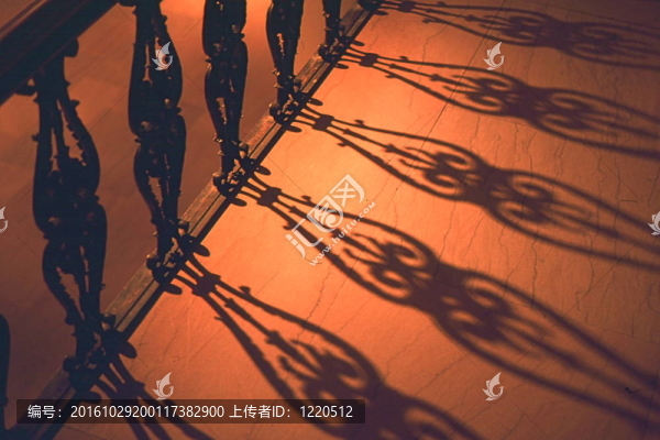 裝飾欄桿和陰影