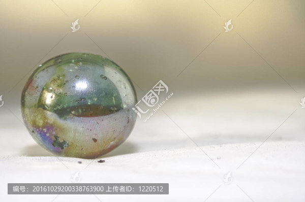 破碎的大理石II