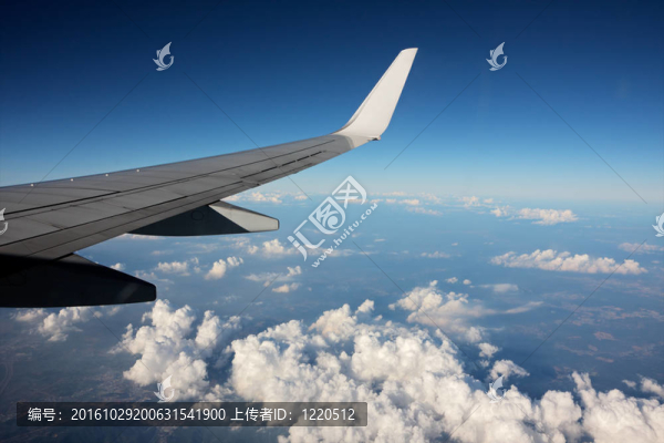 飛機的天空和天空