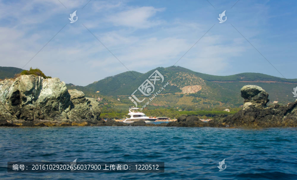 海中的巖石