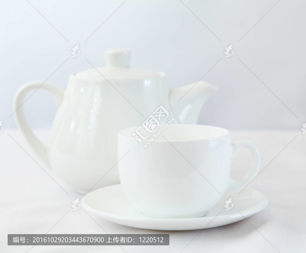 白茶壺和茶杯