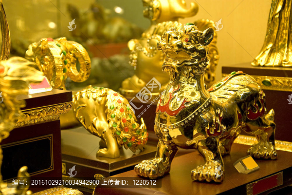 金色中國飾品