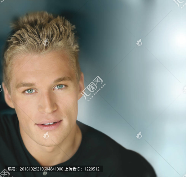年輕有魅力的男人