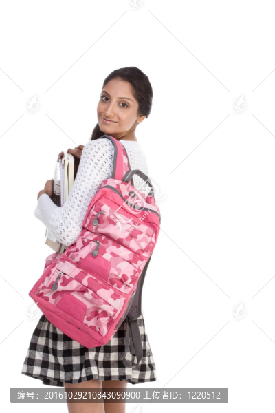 帶背包的印度青年印度女子