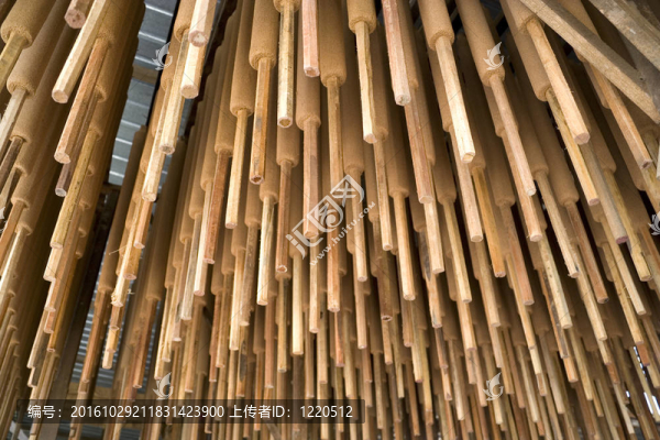 掛Joss,Sticks