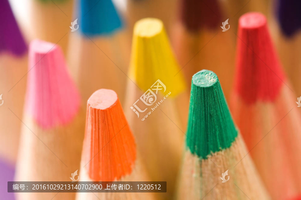 白色的彩色鉛筆