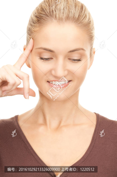 沉思的女商人在白