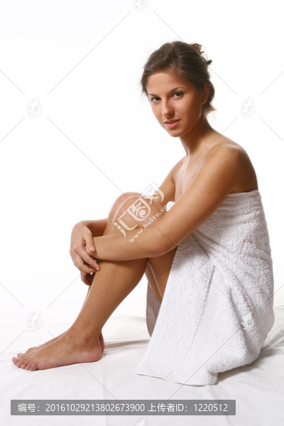 美麗女人用毛巾