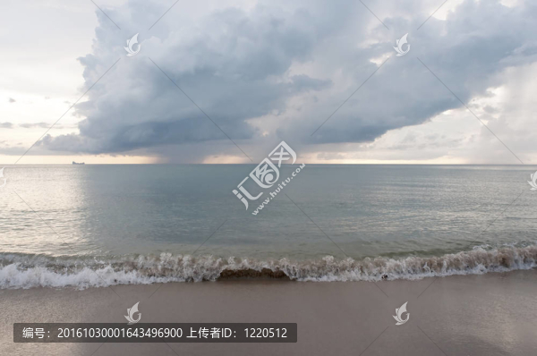 多云的日落