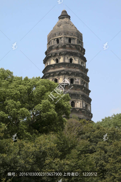 蘇州的虎丘塔；中國(guó)