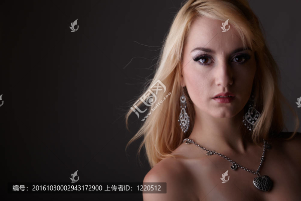 黑色小禮服