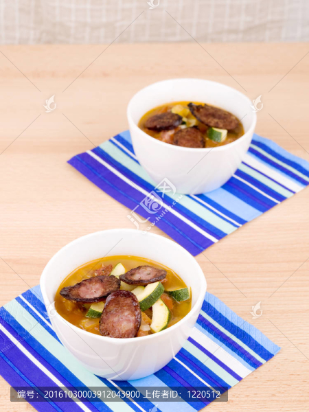 兩碗美味的自制辣湯