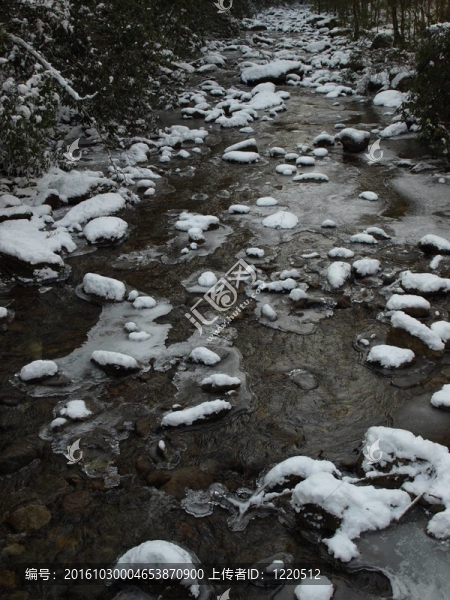 有山有水