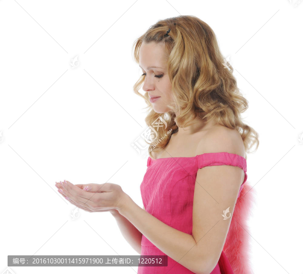 女人看著她張開的手掌。