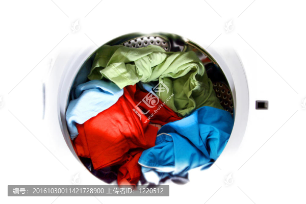 衣服在洗衣