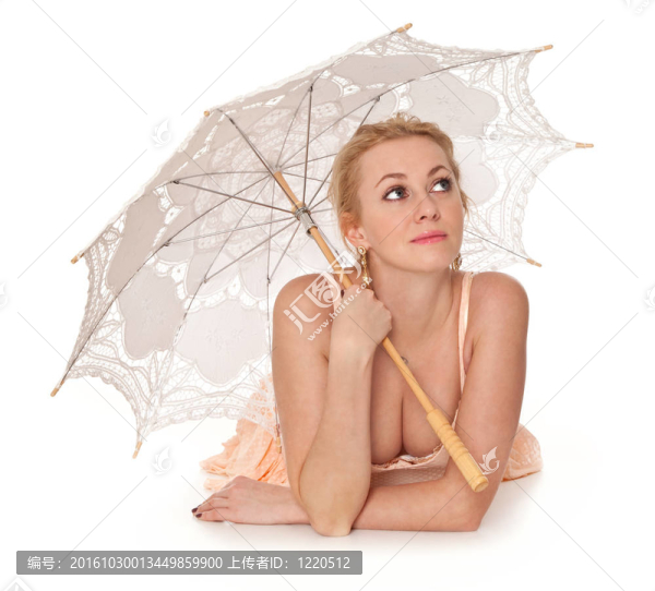 可愛(ài)的女孩帶傘