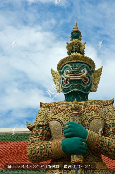 神話中的巨人守護（牦牛）在玉佛寺；曼谷