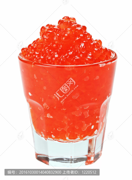 紅鮭魚魚子醬在一個(gè)玻璃