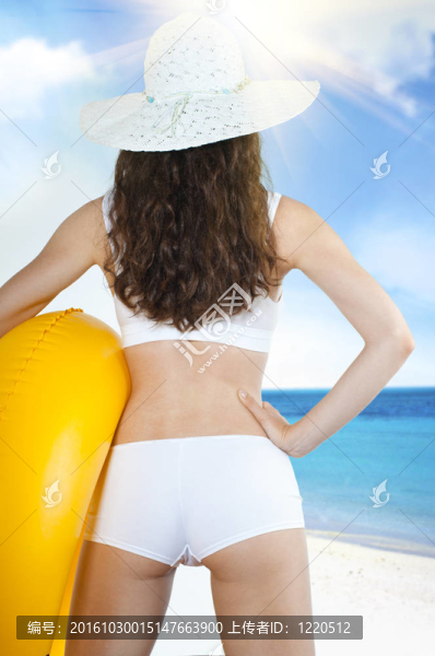海灘上的女孩