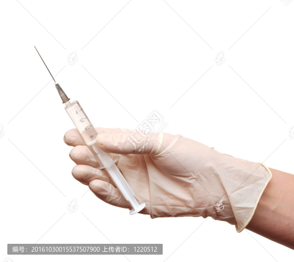 婦女手里拿著抗生素注射器