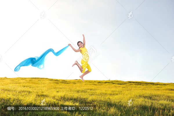 自然綠色草地的運(yùn)動