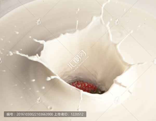 牛奶濺