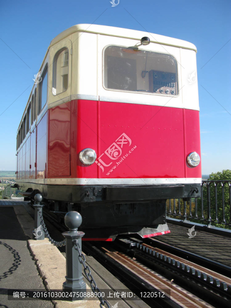 老機(jī)車