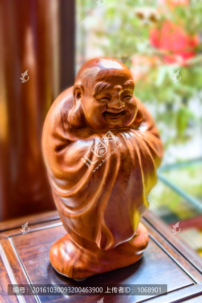 彌勒佛木雕立像