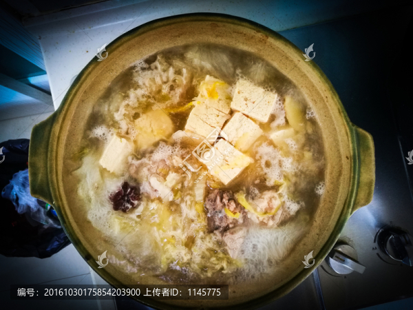 砂鍋,酸菜,凍豆腐