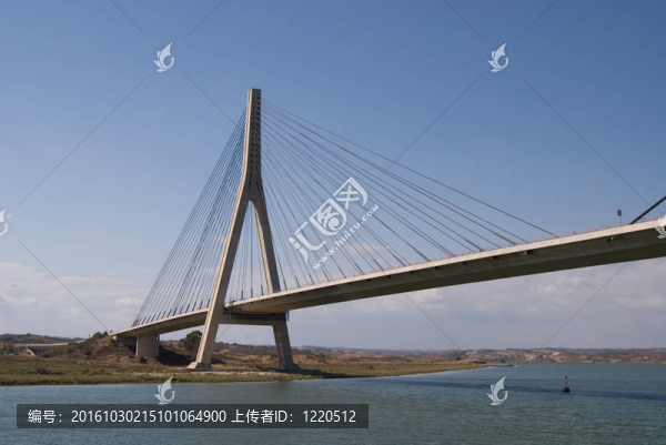 在瓜迪亞納河橋；葡萄牙