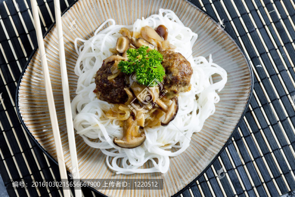 香菇肉末丸子