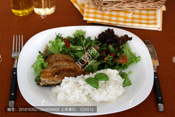 米飯炒雞