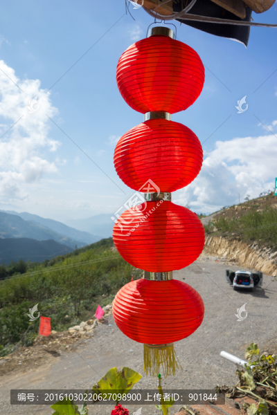 農(nóng)家樂(lè)懸掛的紅燈籠