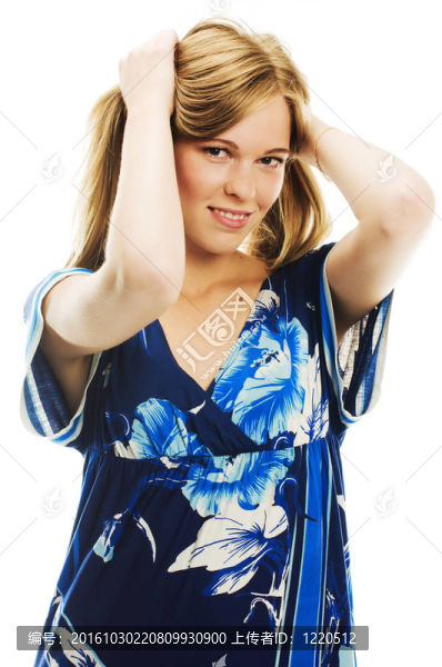 穿藍衣服的女人