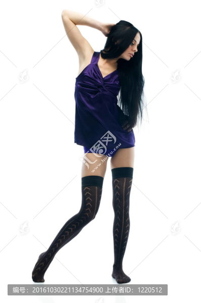 在絲襪光著腳的女人