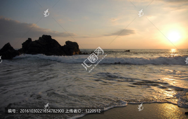 在日落海灘；埃斯孔迪多港；墨西哥