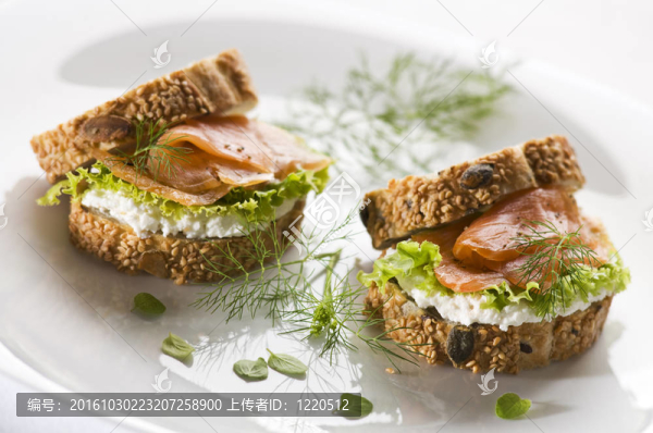 三文魚三明治