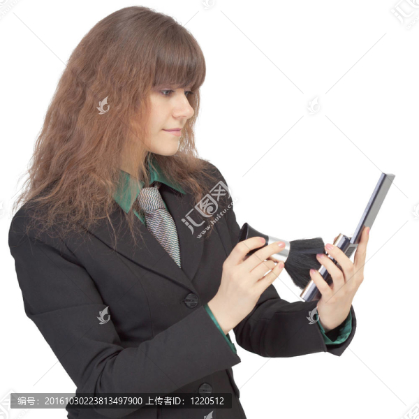 女人臉上的化妝品