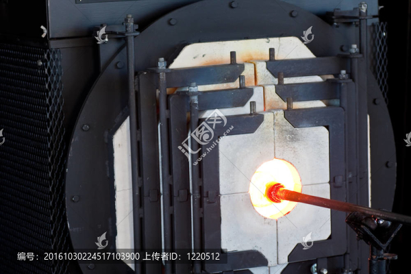 烤箱中的Glass,Blowing,Rod
