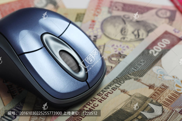 具有印度和伊朗貨幣背景的鼠標(biāo)