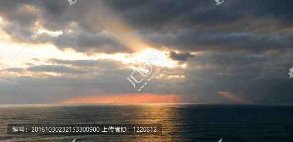 夕陽(yáng)的光線boccadasse