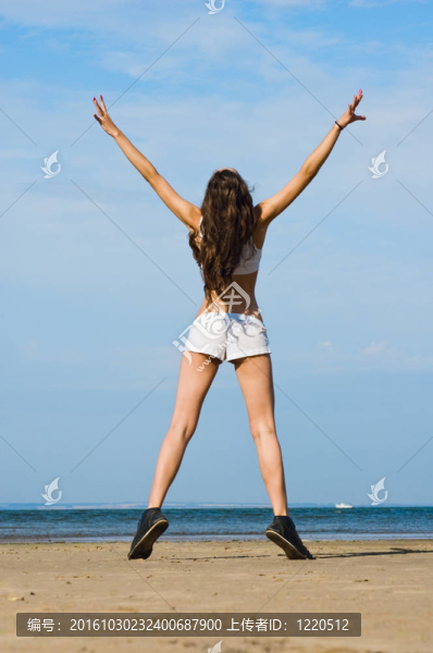 在海灘上鍛煉