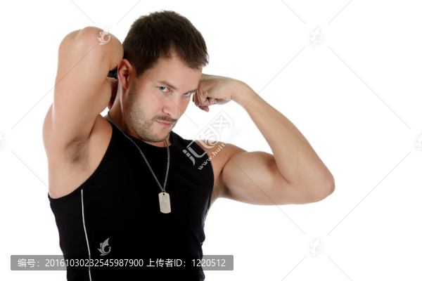 有魅力的年輕白人男子；肌肉