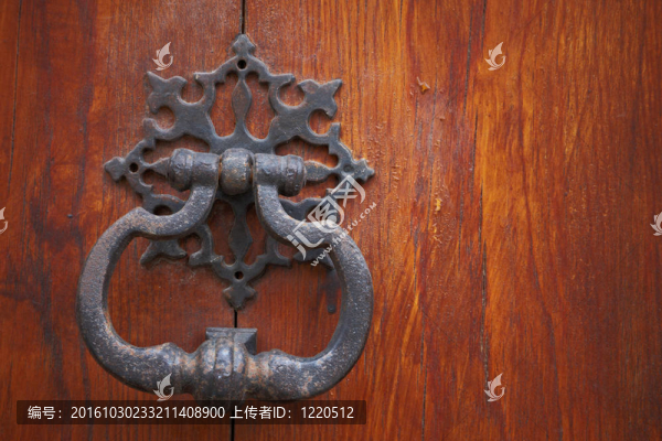 舊門環(huán)